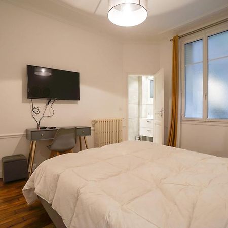 Large Flat At 2 Steps From The Eiffel Tower Apartment Париж Екстериор снимка