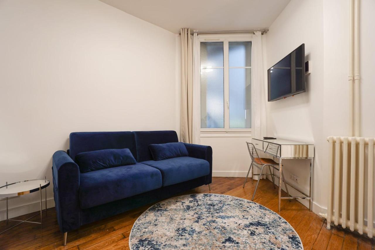 Large Flat At 2 Steps From The Eiffel Tower Apartment Париж Екстериор снимка